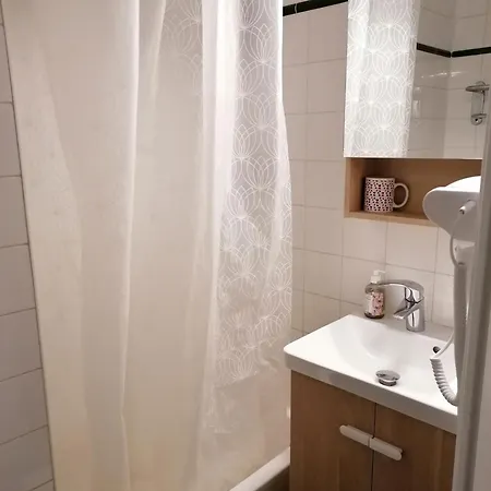公寓式酒店 La Defense 3*
